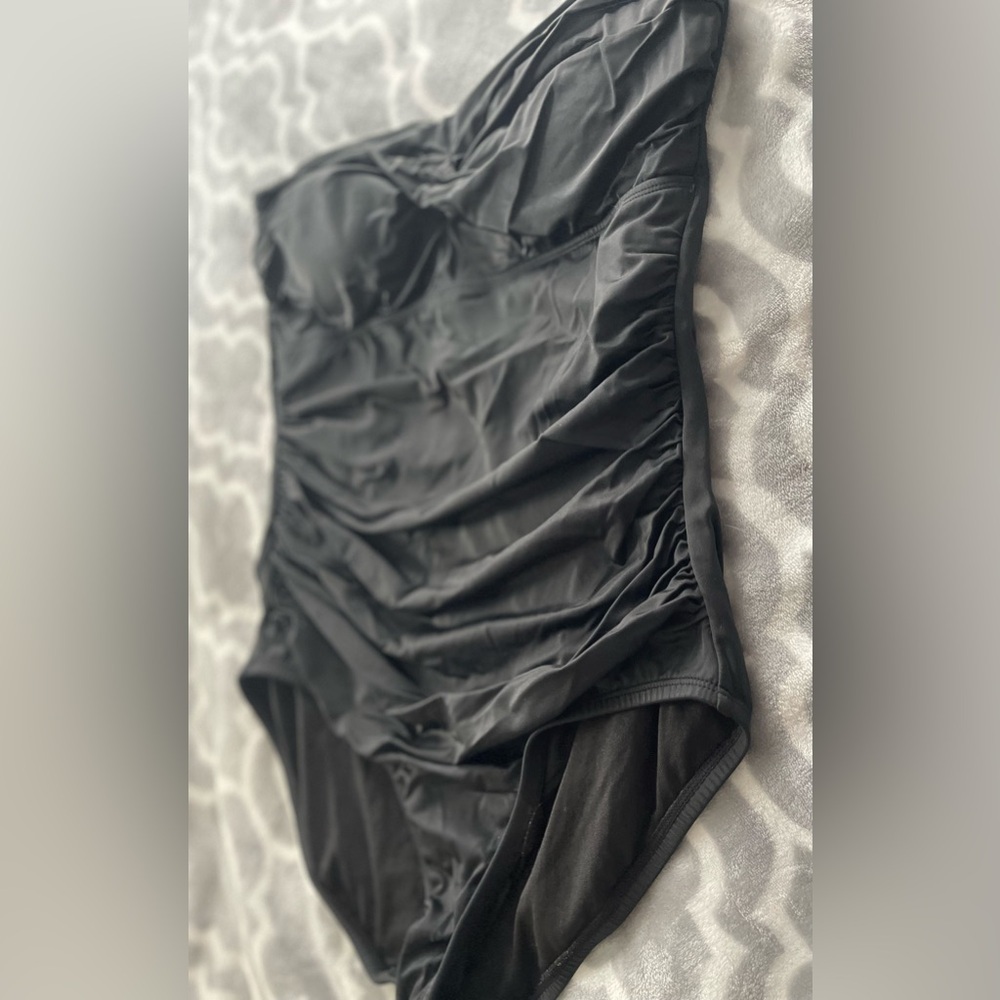 Black strapless Twist front one piece bathing suit. Size xl #2226 - Picture 4 of 11